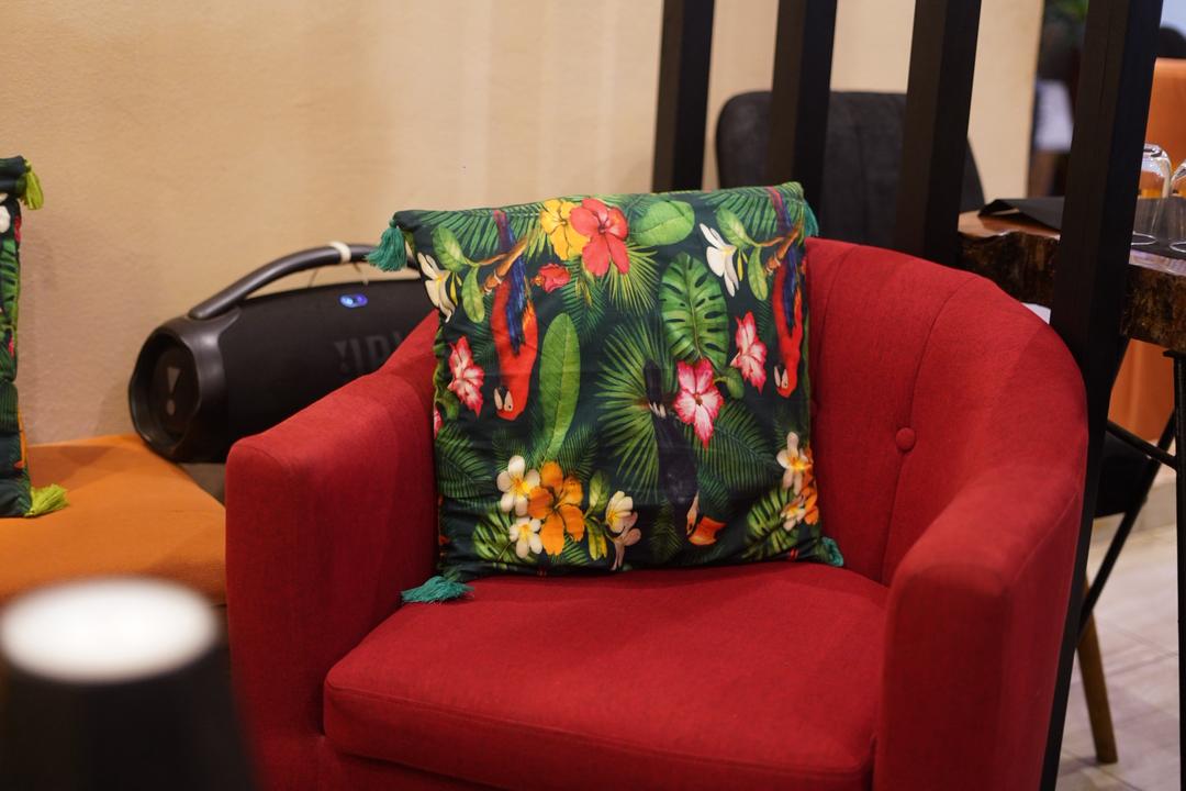WARIS Restaurant Lounge
